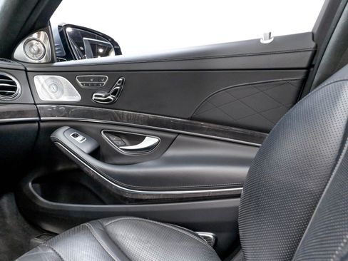 Used 2019 Mercedes-Benz S 560 4MATIC Sedan w/ Premium Package image 15