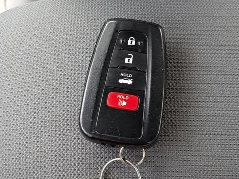 Used 2021 Toyota Corolla LE FWD image 25