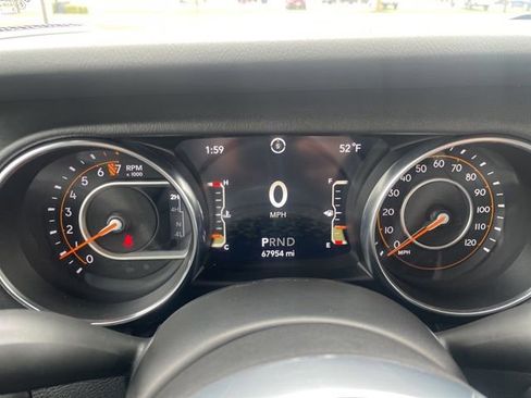 Used 2021 Jeep Wrangler Unlimited Sahara w/ Uconnect 4C Nav & Sound Group AWD/4WD image 23