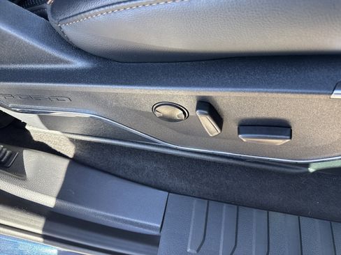 Used 2024 Ford F150 Lariat w/ FX4 Off-Road Package image 15