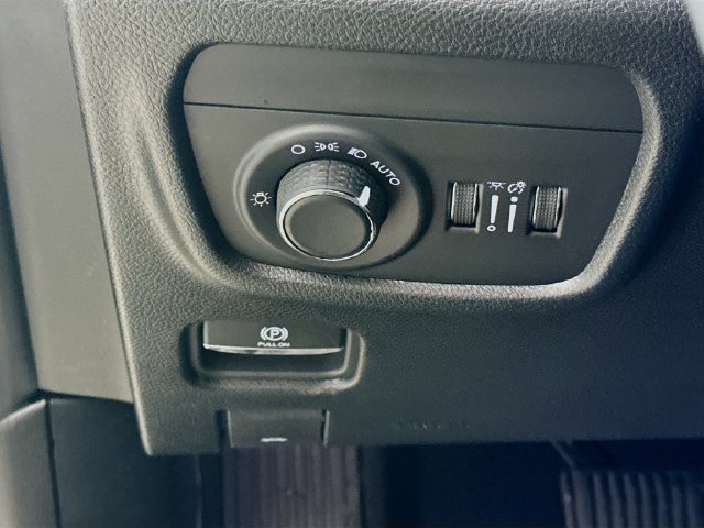 New 2026 Jeep Grand Cherokee Altitude AWD/4WD image 10