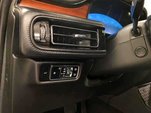 Used 2023 Lincoln Aviator Reserve w/ Equipment Group 201A image 18