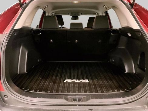 Used 2020 Toyota RAV4 LE w/ All Weather Liner Package AWD/4WD image 33