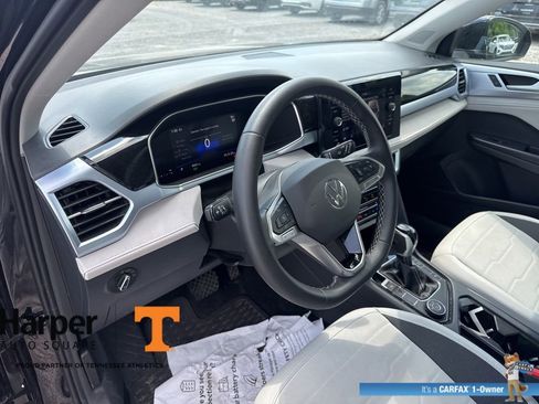 Used 2025 Volkswagen Taos SE w/ Panoramic Sunroof Package AWD/4WD image 14