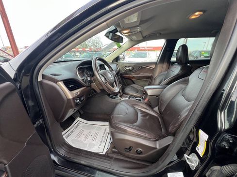 Used 2014 Jeep Cherokee Trailhawk w/ Leather Interior Group AWD/4WD image 15