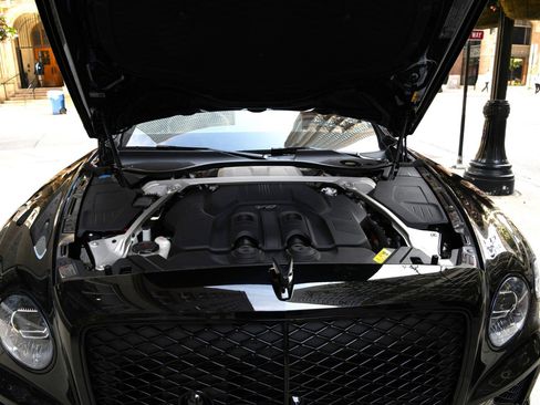 New 2026 Bentley Flying Spur Plug-In Hybrid image 21