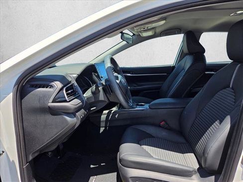 Used 2024 Toyota Camry SE FWD image 10