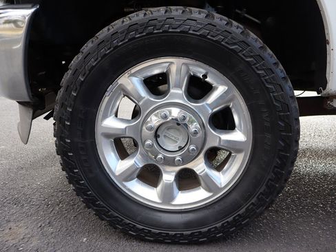 Used 2011 Ford F250 XLT w/ XLT Premium Pkg image 41