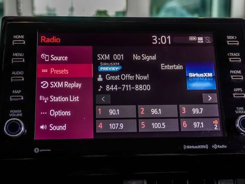 Used 2022 Toyota Camry XLE FWD image 32
