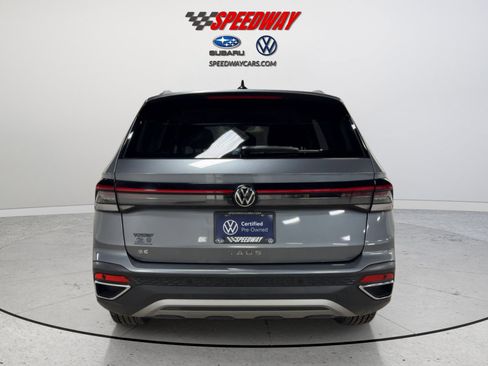 Certified 2025 Volkswagen Taos SE image 8