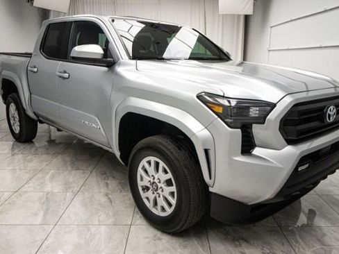 Used 2024 Toyota Tacoma SR5 AWD/4WD image 1