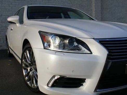 Used 2016 Lexus LS 460 AWD image 3