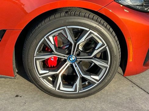 Used 2023 BMW i4 eDrive40 w/ M Sport Package image 7