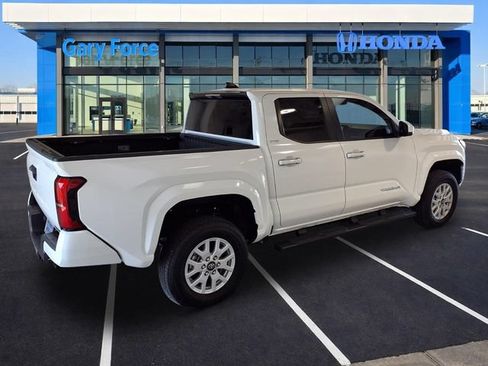 Used 2026 Toyota Tacoma SR5 RWD image 2