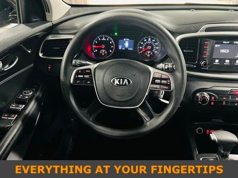 Used 2020 Kia Sorento AWD V6 image 4