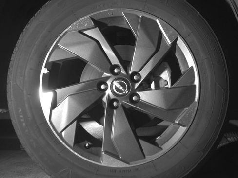 Used 2025 Nissan Rogue SV FWD image 13