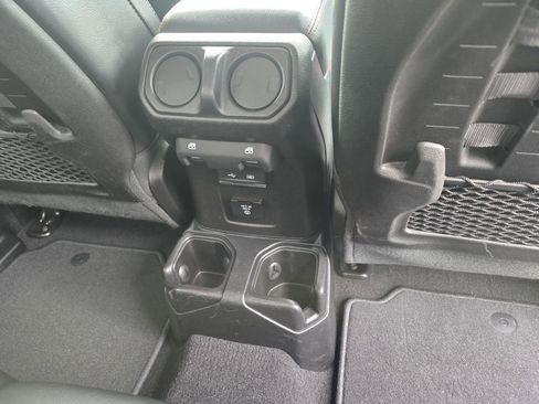 Used 2020 Jeep Gladiator Rubicon AWD/4WD image 16