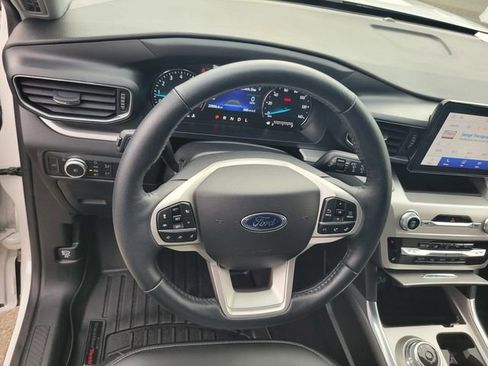 Certified 2022 Ford Explorer XLT w/ Equipment Group 202A image 30