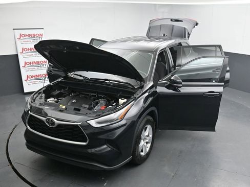 Used 2021 Toyota Highlander L image 43