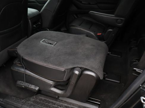 Used 2018 Chevrolet Traverse LT w/ LPO, Floor Liner Package AWD/4WD image 19