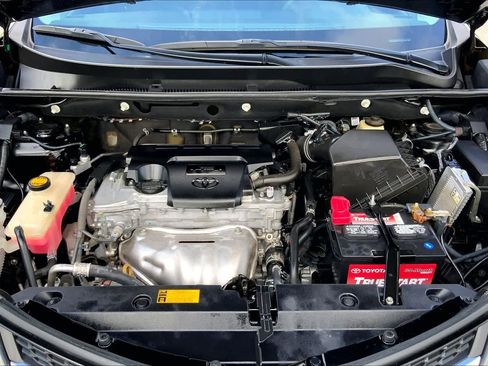 Used 2014 Toyota RAV4 LE FWD image 31