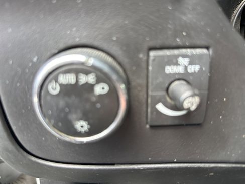 Used 2018 Chevrolet Express 2500 image 14