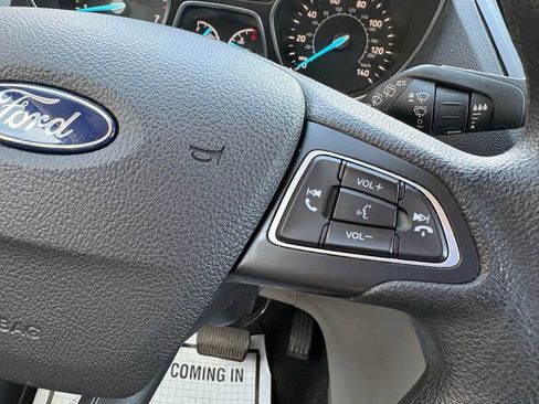 Used 2019 Ford Escape SE image 29