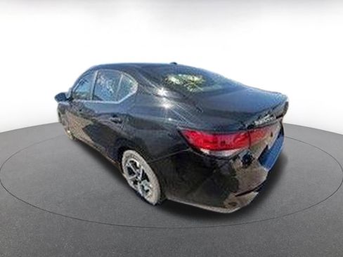 Used 2025 Nissan Sentra SV image 4