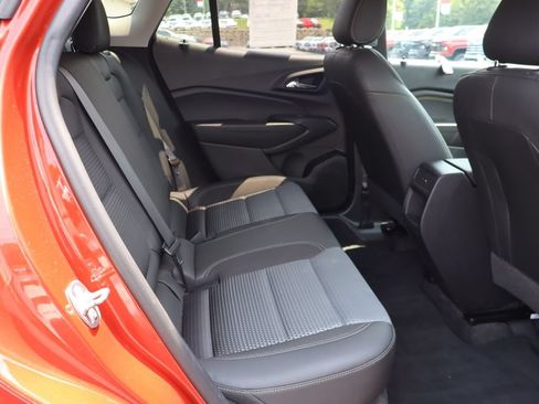 Used 2024 Chevrolet Trax LT FWD image 30