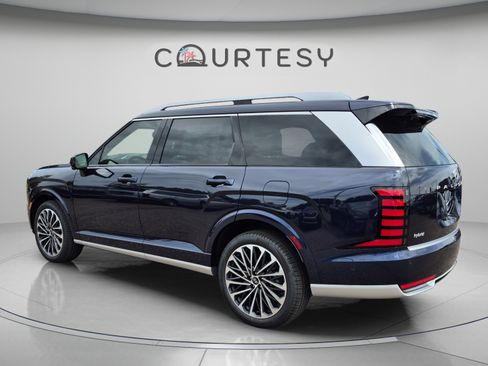 New 2026 Hyundai Palisade Calligraphy FWD image 3