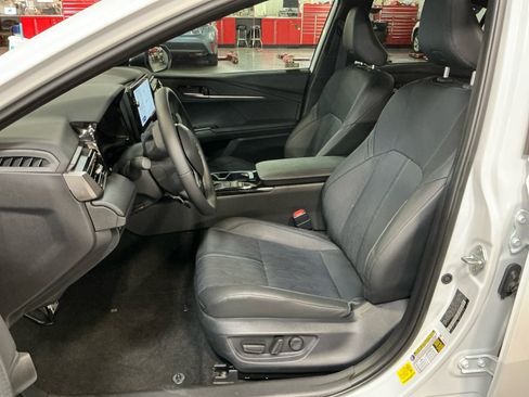 Used 2026 Toyota Camry XSE FWD image 14