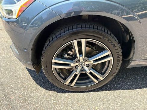 Used 2019 Volvo XC60 T5 Momentum w/ Multimedia Package AWD/4WD image 9