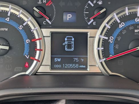 Used 2018 Toyota 4Runner TRD Off-Road Premium AWD/4WD image 16