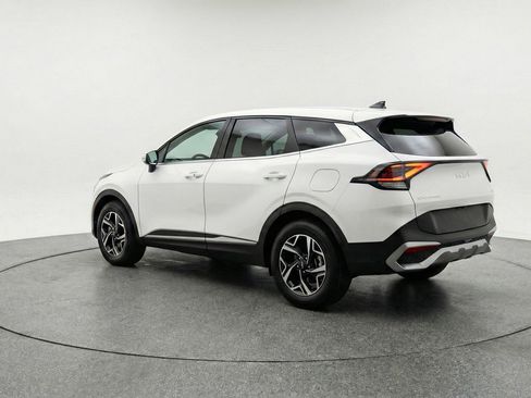 Used 2025 Kia Sportage LX FWD image 6