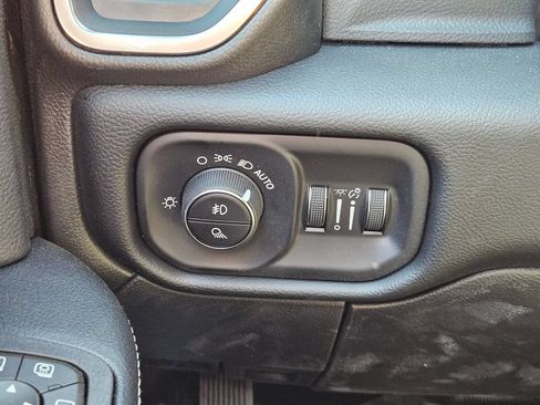 New 2026 RAM 2500 Laramie w/ Night Edition AWD/4WD image 18