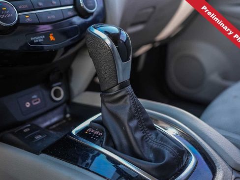 Used 2022 Nissan Rogue Sport SV w/ Technology Package FWD image 17