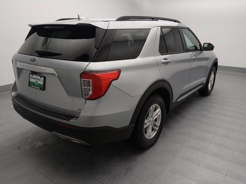 Used 2020 Ford Explorer XLT w/ Equipment Group 202A AWD/4WD image 9