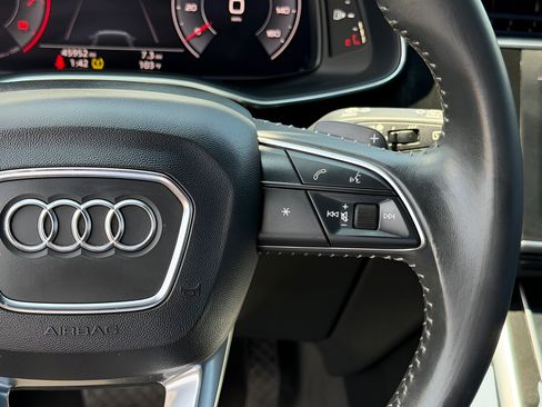 Used 2019 Audi Q8 Premium Plus w/ Premium Plus AWD/4WD image 15