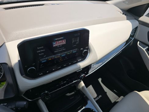 Used 2023 Nissan Rogue SL w/ SL Premium Package AWD/4WD image 29