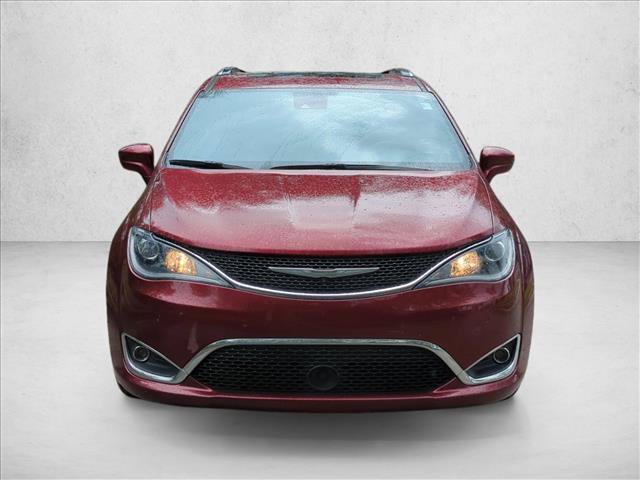 Used 2020 Chrysler Pacifica Touring-L FWD image 2