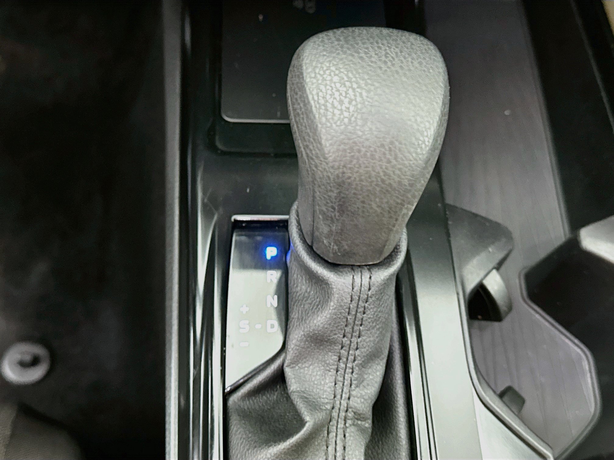 Used 2025 Toyota Camry LE FWD image 25