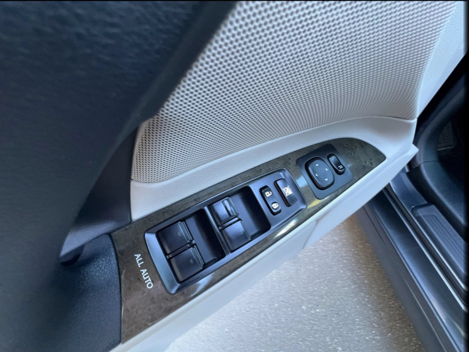 Used 2009 Lexus IS 250 RWD image 16