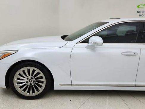 Used 2019 Genesis G90 3.3T Premium RWD image 9