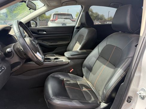 Used 2022 Nissan Altima 2.5 SR FWD image 9