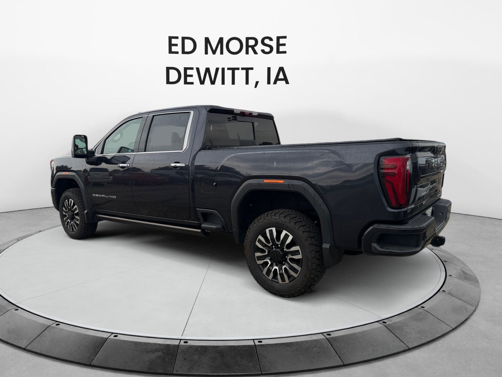 Used 2024 GMC Sierra 2500 Denali Ultimate w/ LPO, GMC Protection Package AWD/4WD image 3