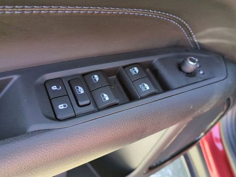 New 2026 Jeep Compass Latitude image 13