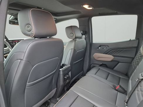 New 2026 GMC Canyon Denali w/ LPO, Denali Black Edition AWD/4WD image 22