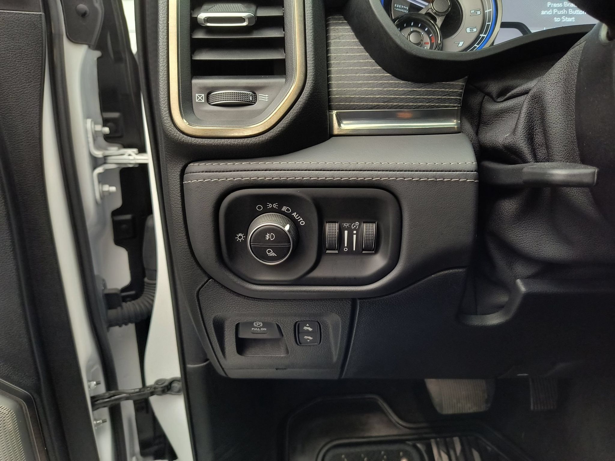 Used 2020 RAM 1500 Limited AWD/4WD image 17