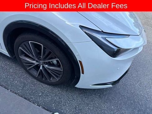 Used 2024 Toyota Prius Limited w/ Limited Premium Package AWD/4WD image 8