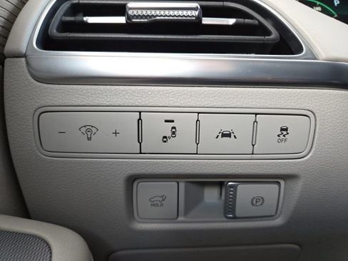 Used 2021 Hyundai Palisade Limited w/ Winter Package image 21